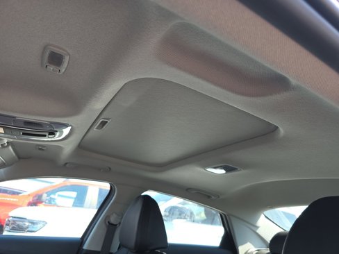 Used 2025 Hyundai Elantra Limited image 3