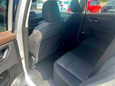 Used 2021 Nissan Rogue SV image 13