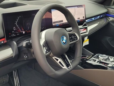New 2026 BMW 550e xDrive w/ Executive Package image 27