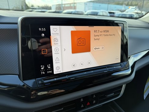 New 2025 Volkswagen Atlas Peak Edition SE image 17