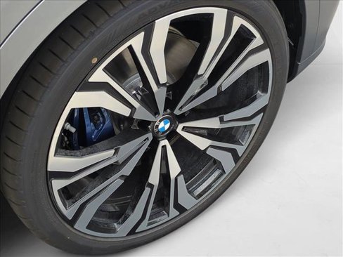 New 2026 BMW X7 M60i image 8