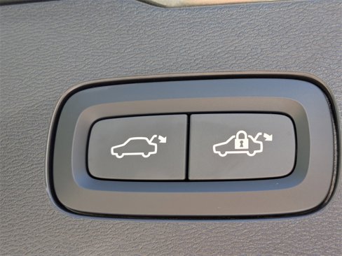 New 2026 Volvo V60 B5 Cross Country Plus w/ Protection Package Premier image 14