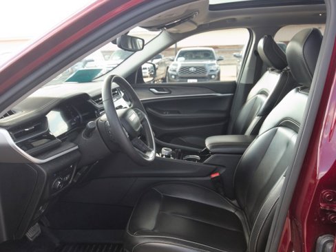 Used 2023 Jeep Grand Cherokee 4WD 4xe image 16