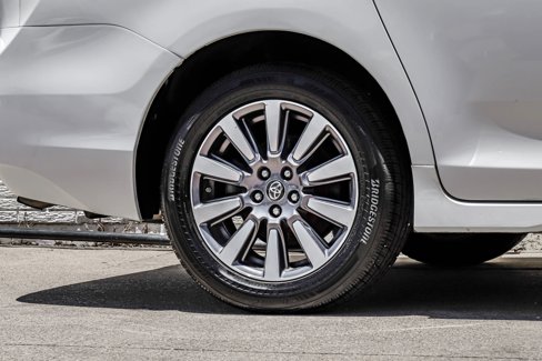 Used 2020 Toyota Sienna Limited Premium image 46