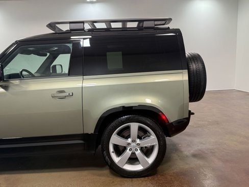 Used 2024 Land Rover Defender 90 X-Dynamic SE image 36