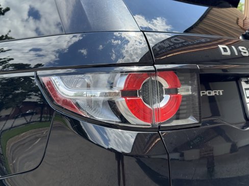 Used 2018 Land Rover Discovery Sport SE image 15