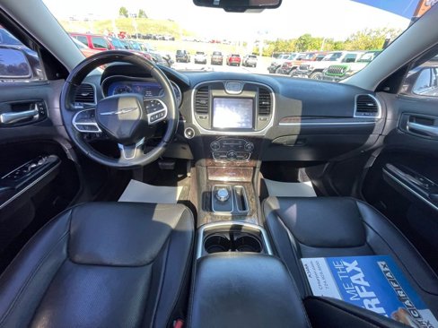 Used 2018 Chrysler 300 Limited w/ Safetytec Plus Group image 21