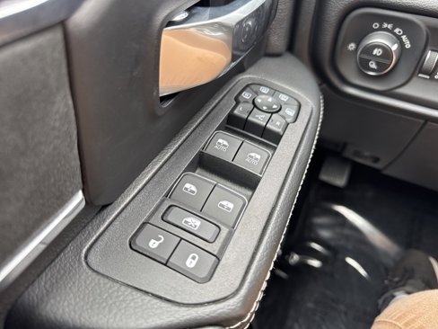 New 2026 RAM 2500 Laramie w/ Night Edition image 15