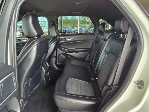 Used 2024 Ford Edge ST-Line image 11