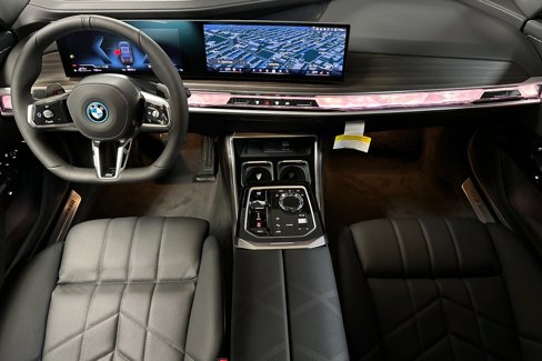 New 2026 BMW 750e xDrive image 14