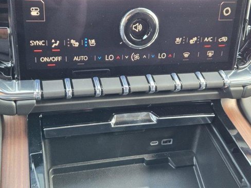 New 2026 GMC Yukon Denali w/ Sun & Power Step Package image 14