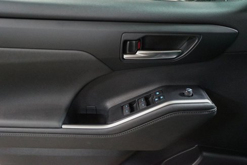 New 2025 Toyota Highlander XLE image 41
