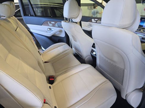 New 2026 Mercedes-Benz GLS 580 4MATIC image 11