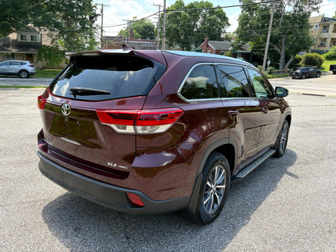 Used 2017 Toyota Highlander XLE image 9