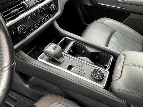 Certified 2024 Nissan Pathfinder SL w/ SL Premium Package image 21