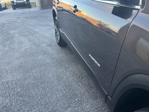 Used 2019 GMC Acadia SLT image 9