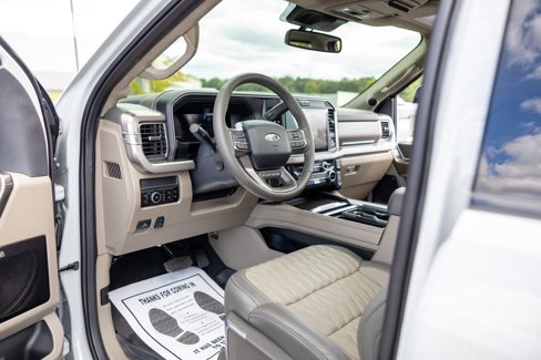 Used 2025 Ford F450 Platinum w/ Platinum Plus Package image 38