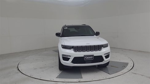 New 2025 Jeep Grand Cherokee Summit image 4