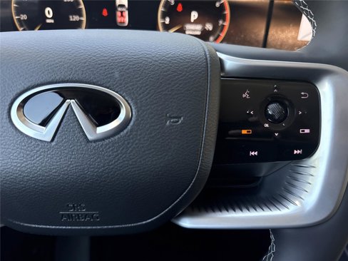 New 2026 INFINITI QX80 Luxe image 14