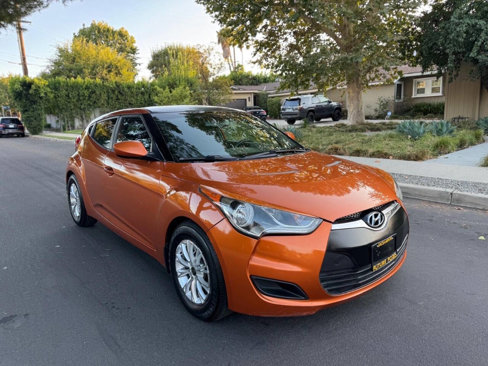 Used 2012 Hyundai Veloster image 3