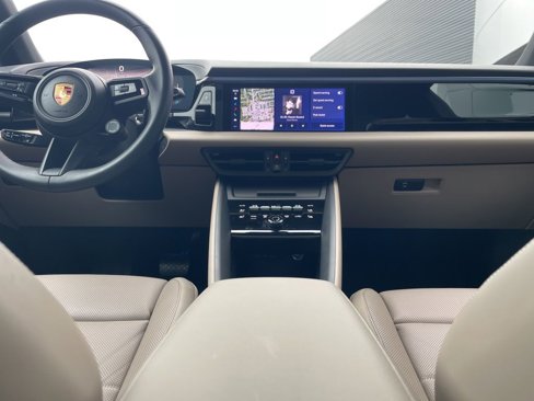 Used 2025 Porsche Macan 4 Electric image 25