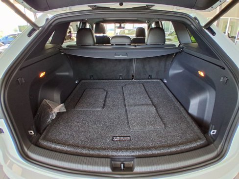 Used 2022 Volkswagen Atlas Cross Sport SE w/ Panoramic Sunroof Package image 27