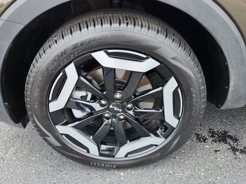 Used 2025 Kia Telluride S image 17