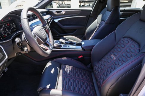 New 2025 Audi RS 6 performance image 17