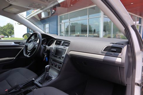 Used 2017 Volkswagen Golf S image 21