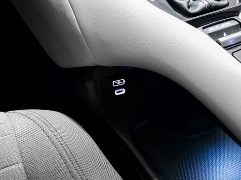 Certified 2024 Honda HR-V LX image 35