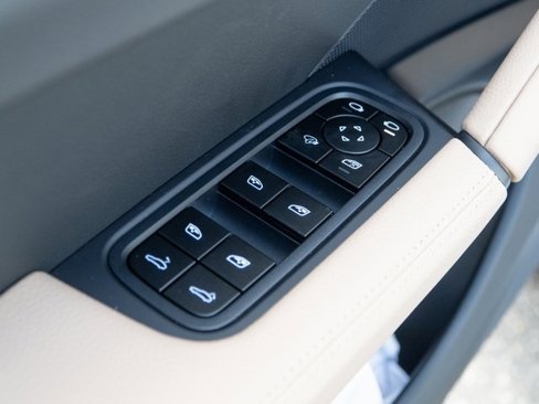 New 2026 Porsche Cayenne image 16