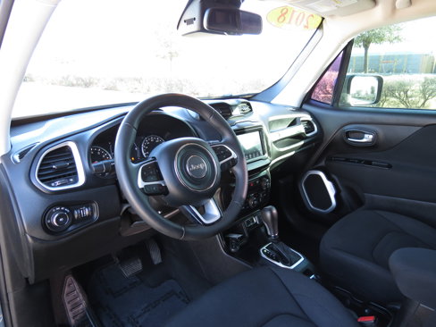 Used 2018 Jeep Renegade Latitude w/ Popular Equipment Group image 21