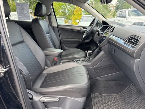 Certified 2024 Volkswagen Tiguan SE image 21