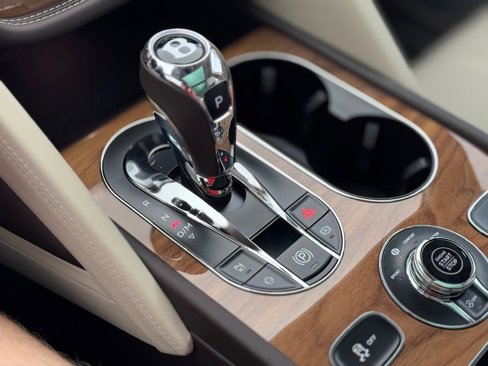 New 2025 Bentley Bentayga image 20