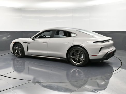 New 2025 Porsche Taycan Turbo image 3