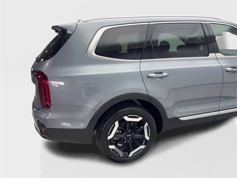 Used 2025 Kia Telluride S image 16