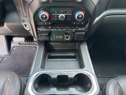 Used 2023 GMC Sierra 2500 AT4 image 49