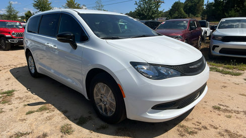 New 2026 Chrysler Voyager LX image 5