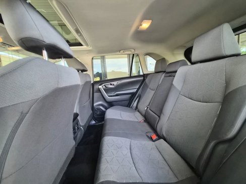 Used 2021 Toyota RAV4 XLE image 10