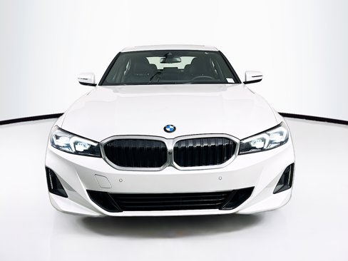 Used 2025 BMW 330i Sedan image 2