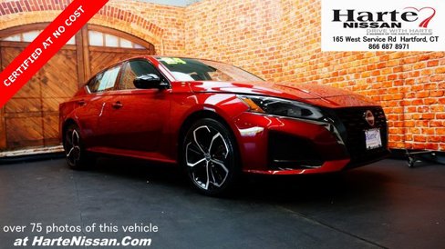 Used 2024 Nissan Altima 2.5 SR w/ SR Premium Package image 1