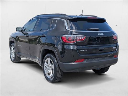 Used 2024 Jeep Compass Latitude image 8