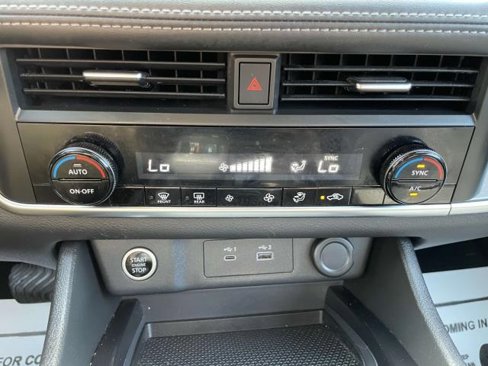 Certified 2023 Nissan Rogue SV image 29