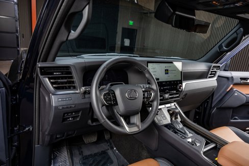 Used 2025 Lexus GX 550 w/ Cold Area Package image 17