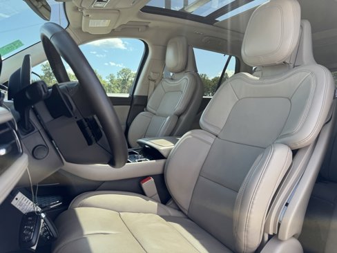 Used 2020 Lincoln Aviator Reserve w/ Equipment Group 202A image 13