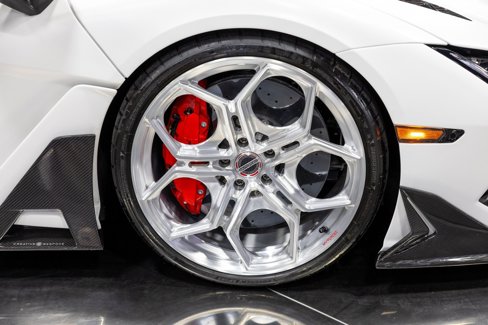 Used 2024 Lamborghini Revuelto image 38