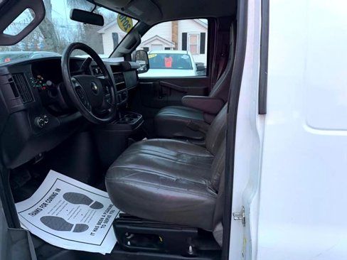 Used 2016 Chevrolet Express 2500 image 10