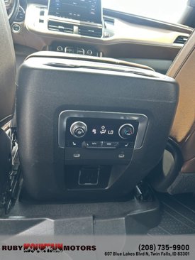 Used 2021 Chevrolet Suburban High Country w/ Premium Package image 17
