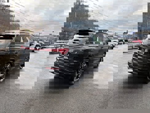 New 2025 Audi Q4 e-tron Premium image 25