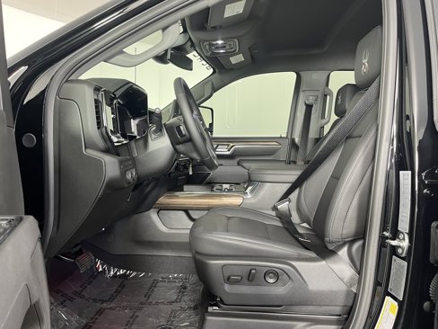 New 2025 Chevrolet Silverado 2500 LT w/ Trail Boss Package image 9